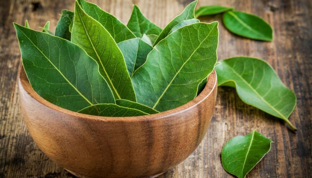 A bath based on bay leaf decoction will increase a man's potency